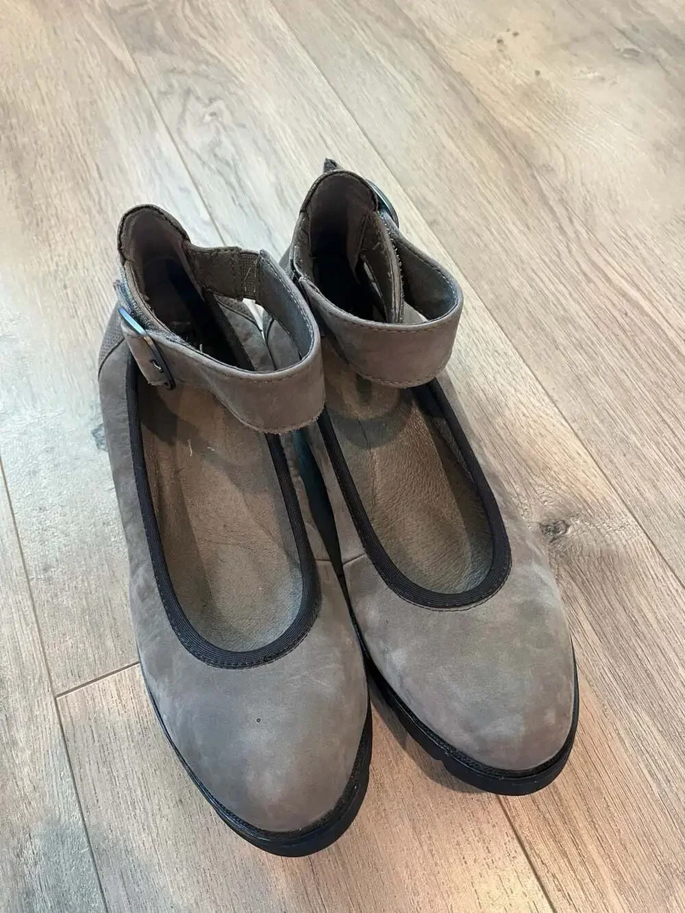 Vintage Earth Shoes Zurich Sion Suede Ankle Strap Mary Jane Wedge Flats
